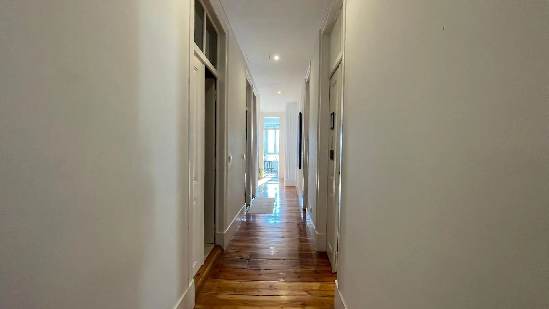 Embassy Arriaga Private Elegance Rooms In Stylish Shared Apartment Lisboa