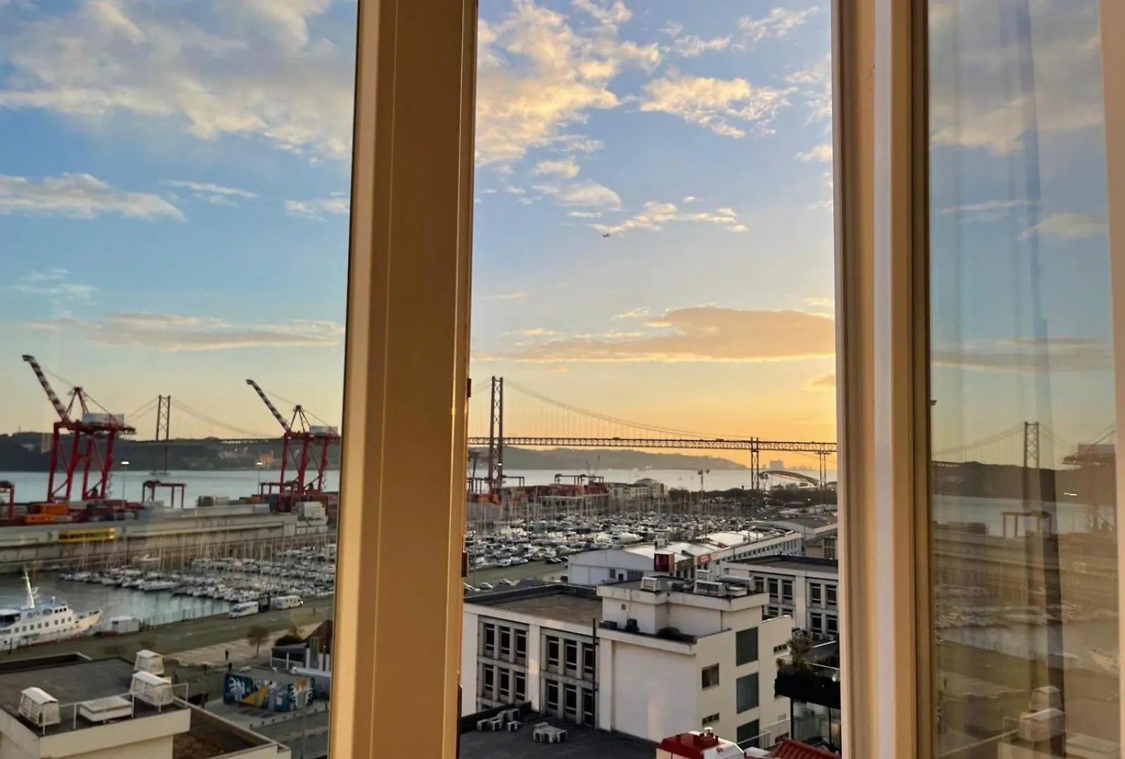 Embassy Arriaga Private Elegance Rooms In Stylish Shared Apartment Lisbon Guest house