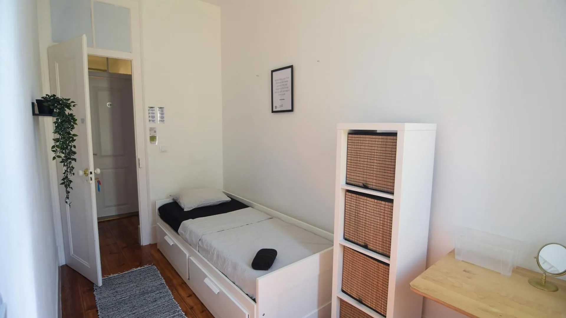 Guest house Embassy Arriaga Private Elegance Rooms In Stylish Shared Apartment Lisbon