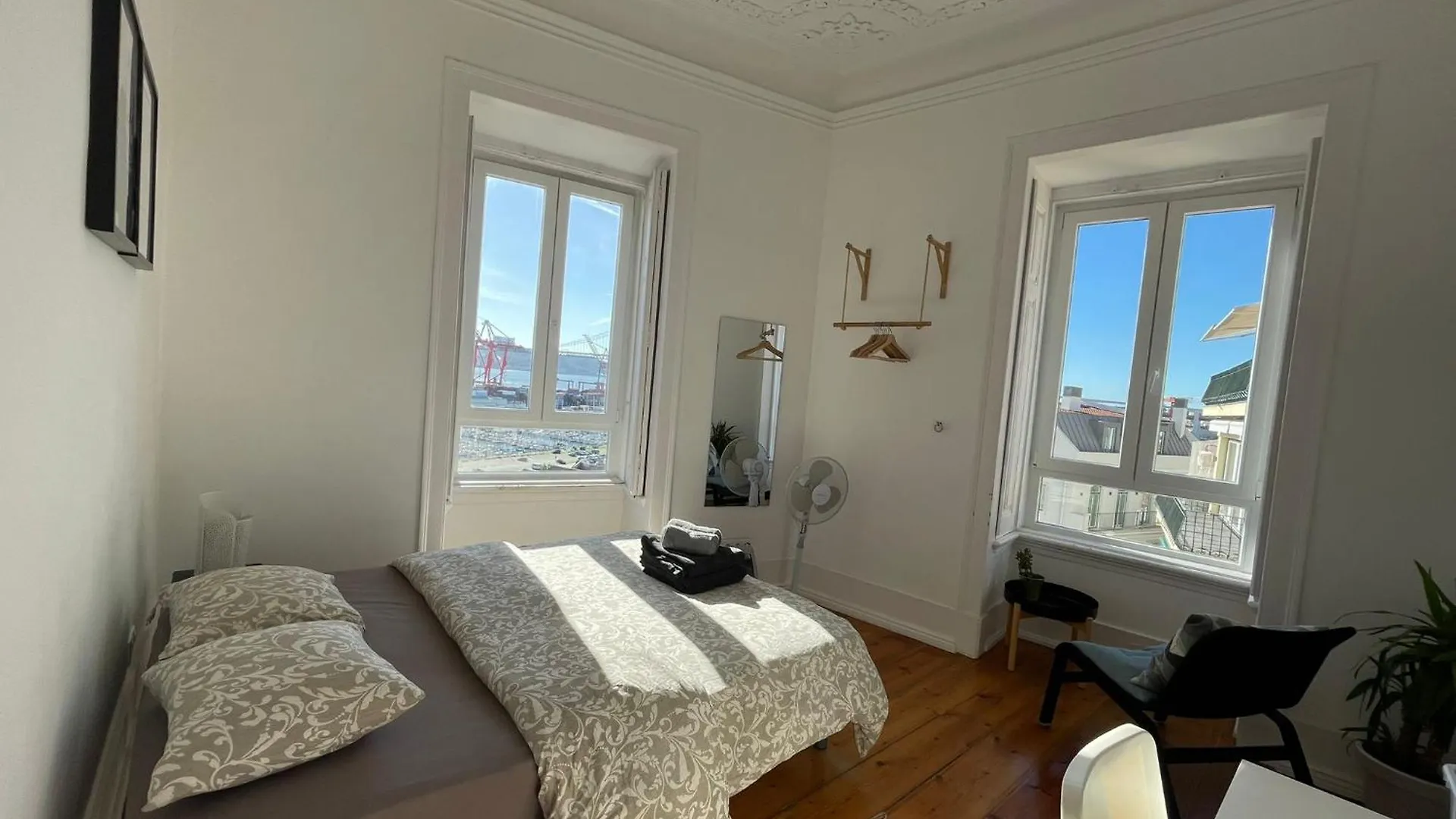 Embassy Arriaga Private Elegance Rooms In Stylish Shared Apartment Lisboa